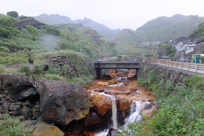 1 day North Coast Yehliu Jiufen and Shifen Private Tour - What the private format is really worth