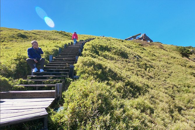 2-Day Private Tour to Sun Moon Lake and Mount Hehuan - Ci’en Pagoda and the view from above