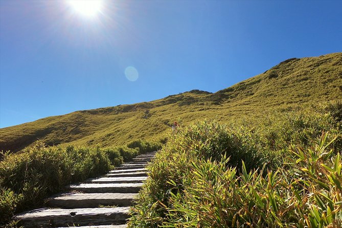 2-Day Private Tour to Sun Moon Lake and Mount Hehuan - Day one: Taipei to Sun Moon Lake