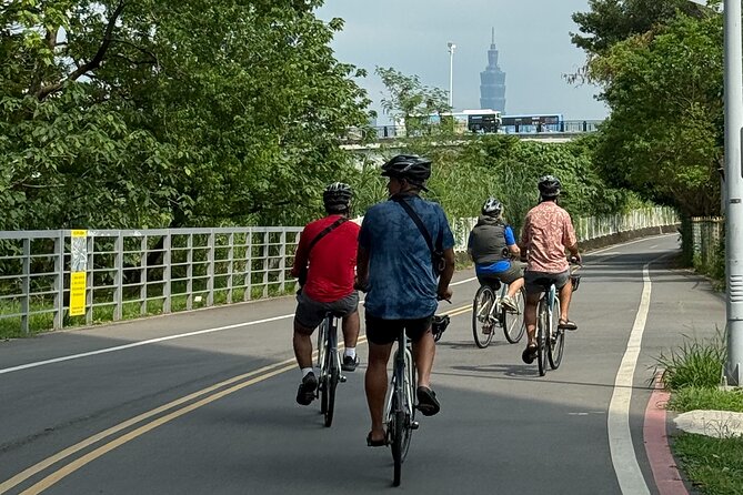 4 Hour Afternoon Cycling City Tour North with Snack - Key things to know before you book