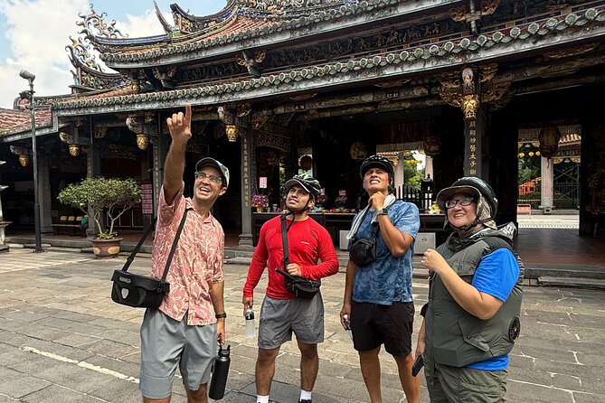 4 Hour Afternoon Cycling City Tour North with Snack - Why northern Taipei works so well by bike