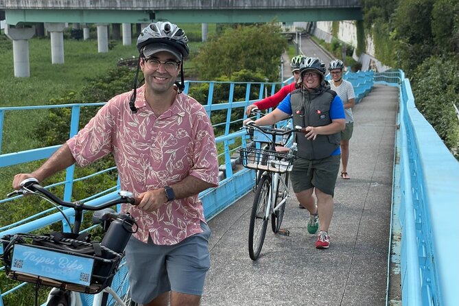 4 Hour Afternoon Cycling City Tour North with Snack - Baoan Temple and the quiet contrast of Confucius Temple