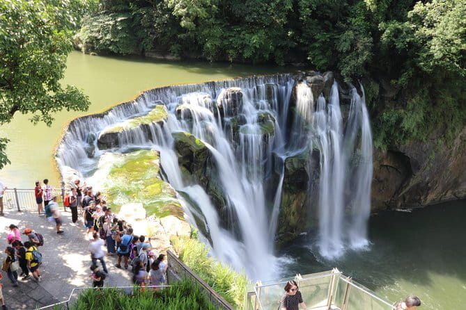 6 Hours Private Charter from Taipei in Shifen and Jiufen - Shifen Old Street and the Railway Down the Middle