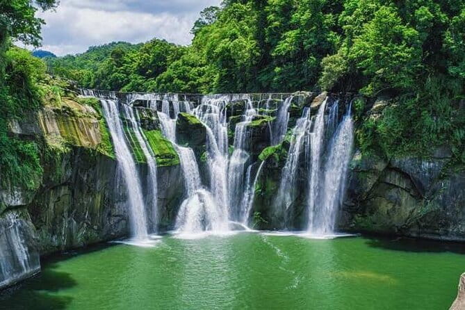 6 Hours Private Charter from Taipei in Shifen and Jiufen - Who Will Get the Most From This Charter
