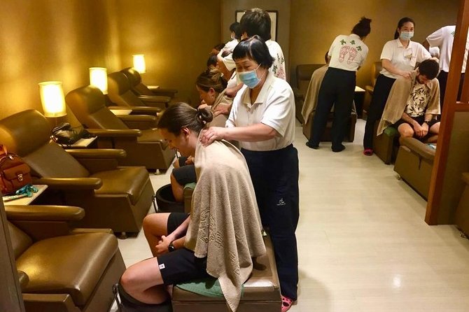 Dinner at Din Tai Fung with Luxury Chinese Massage Treatment - Who will get the most from this Taipei evening?