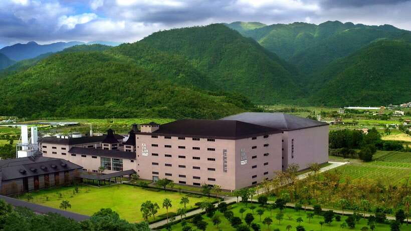 From Taipei: 5-Day Best of Round Taiwan Island Tour - Hotels, meals, and the real value of $558