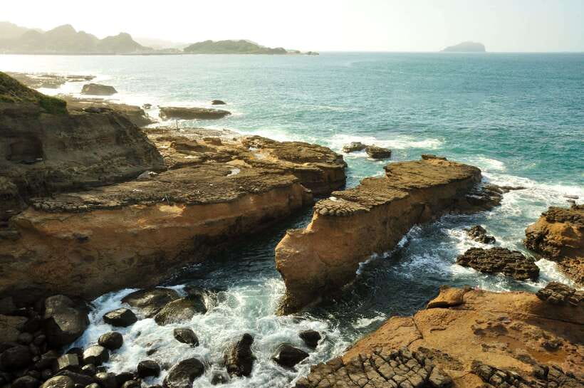 From Taipei: Full-Day Trip to Jiufen, Yehliu, Shifen & More - Yehliu Geopark and the work of the sea