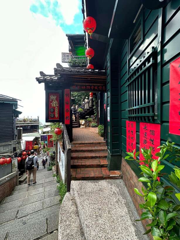 From Taipei: Jiufen & Shifen The Taiwan Charm Day Tour - What to bring and what not to expect