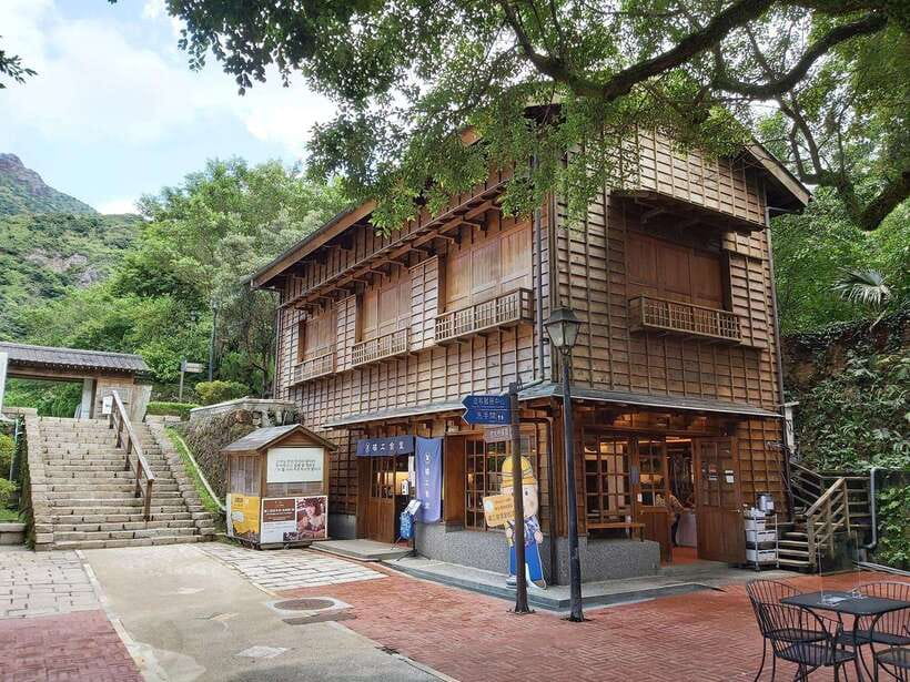 From Taipei: Old Gold Rush Town Jiufen Guided Night Tour - The Remains of the 13 Levels at night