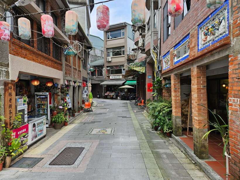 From Taipei: Pinglin Tea Culture and Maokong Guided Day Tour - Tea at the Promotion Center