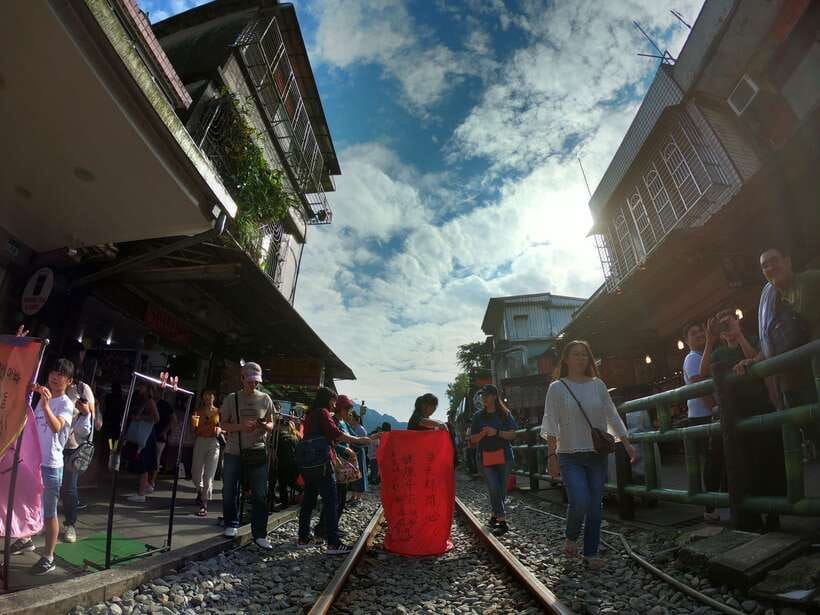 From Taipei: Private Scenic Tour to Jiufen, Yehliu & Pingxi - Private transport, guide quality, and flexibility