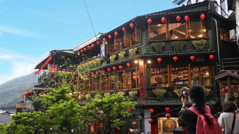 From Taipei: Shifen, Jiufen, and Yehliu Geopark Day Tour - Should you book it?