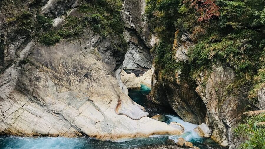 From Taipei: Taroko Gorge Private Tour - Guides, vehicles, and the value of a private day