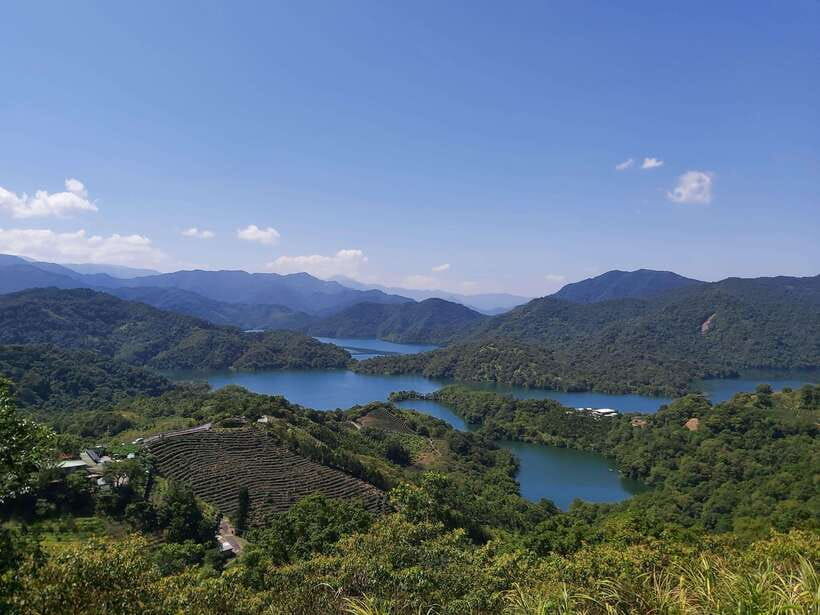 From Taipei: Thousand Island Lake and Pinglin Tea Plantation - The Bagua Tea Garden viewpoint