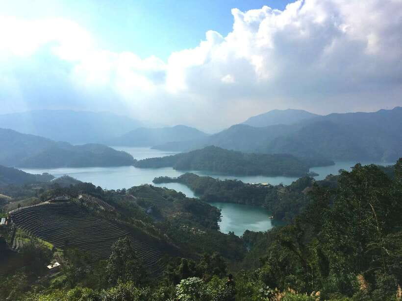 From Taipei: Thousand Island Lake and Pinglin Tea Plantation - The tea shop tasting and brewing lesson