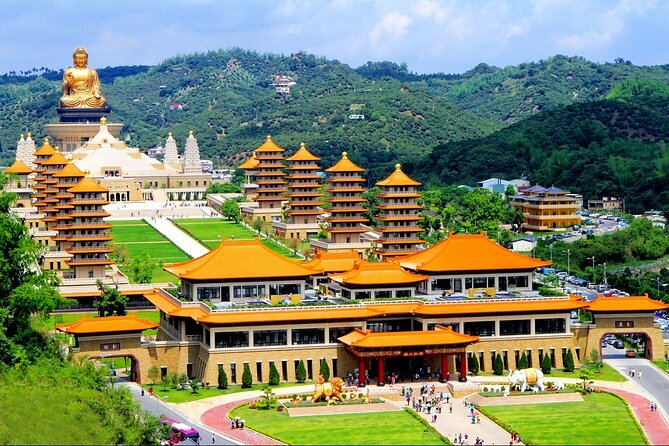 Full-Day Private Guided Tour in Kaohsiung Port Shore - What this Kaohsiung shore excursion is trying to do