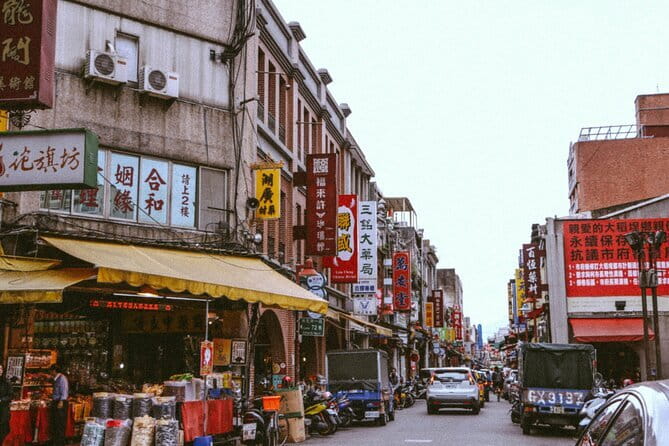 Full Day Private History Tour in Taipei City - What the $189 price includes