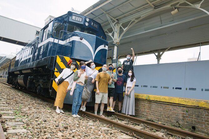 Guided Historical Tour in Taichung with Suncake DIY Experience - The Green River trail and a change of pace