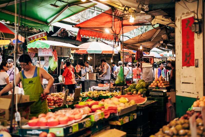 Iconic Food Tour: Local Street Food, Drinks & Sites - The award-winning gua bao stop