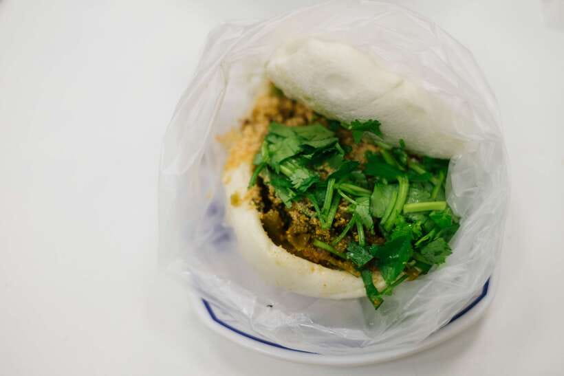 Iconic Food Tour: Local Street Food, Drinks & Sites - Ending with an old-school Taiwanese icy treat