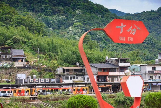 Jiufen, Heping Island Park & Keelung Night Market Day Tour - How the $90 price measures up