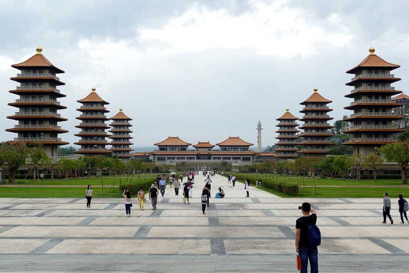 Kaohsiung: Private Walking Tour with a Local - Who should book this Kaohsiung walk?