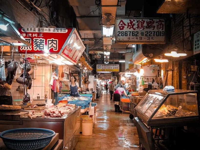 Keelung: Guided Walking Tour with Snacks and Drink - Chenghuang Temple and Keelung’s temple life
