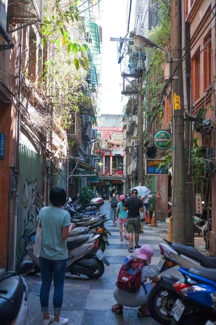 Keelung: Guided Walking Tour with Snacks and Drink - Starting at Maritime Plaza and the Customs Office