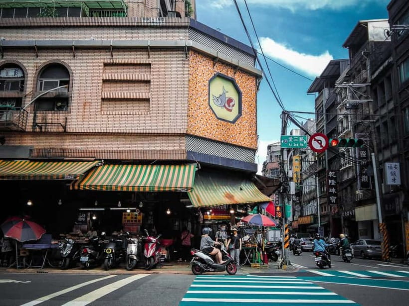 Keelung Half-Day Food Tour: Explore Day & Night Markets - Fresh markets and herb shops add the local detail
