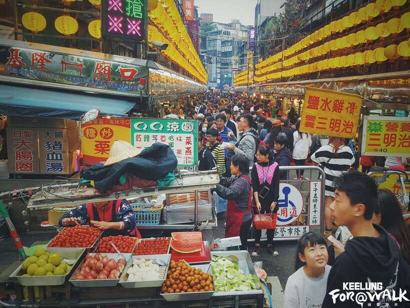 Keelung Half-Day Food Tour: Explore Day & Night Markets - Mila’s guiding style and the audio equipment
