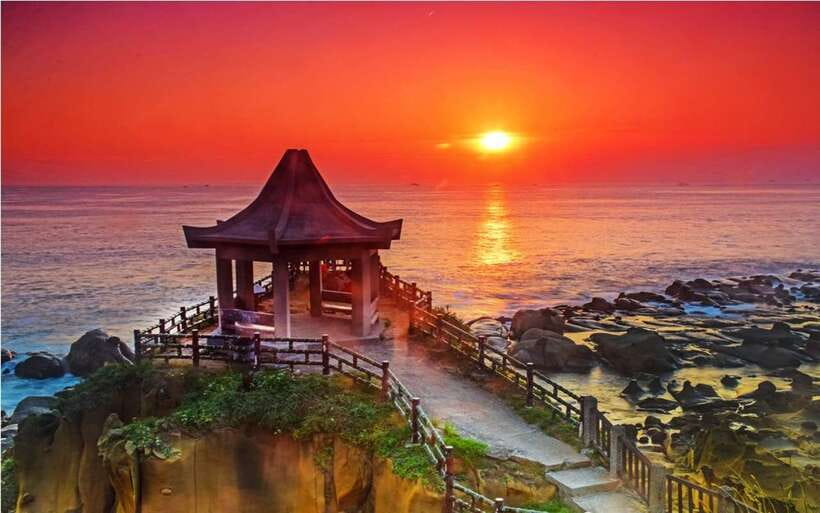 Keelung: Heping Island Geopark Entry Ticket - Walking the northern Taiwan coastline