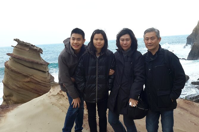 Keelung port pick up day tour ( private group) - Shifen Old Street and the sky lantern ritual