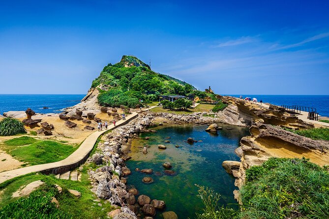 Keelung Shore Excursion: Private 6H Natural Wonder & Seafood Tour - Timing, weather, and the real value of six hours