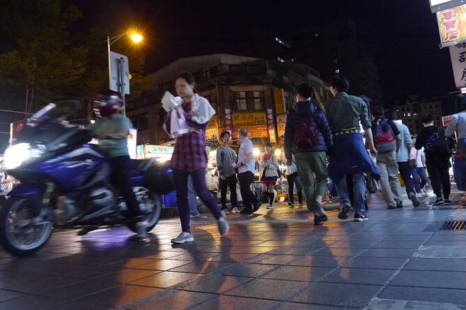 Local Favorites: Taiwan Night Market Food Tour in 2 hours - Who will get the most from this tour?