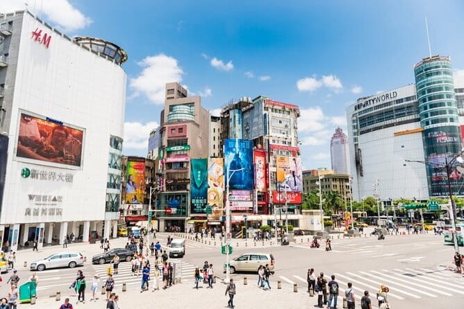 Northeast Coast Instagram Photo Tour in Keelung & New Taipei - Finishing at Keelung Miaokou Night Market