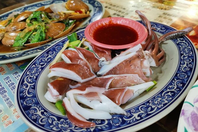 Northern Taiwan Private Adventure: Yehliu, Jiufen, & Pingxi - What the private vehicle changes