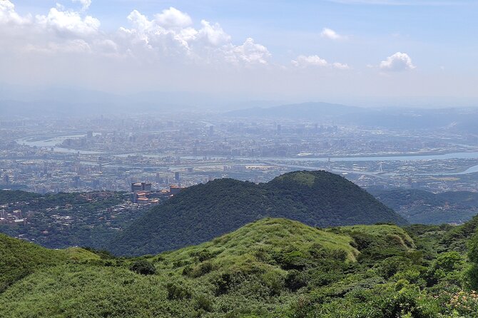 One Day Hike around Taipei's Yangmingshan National Park - How difficult is this Yangmingshan hike?