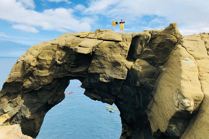 One-day private chartered car tour in Taipei: Yehliu, Jiufen, Pingxi, North Coast popular attractions with chartered car, professional Chinese/English driver - Yehliu Geopark: Taiwan’s coast shaped by wind and water