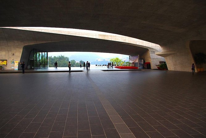 Private 3-Day Tour to Sun Moon Lake and Alishan - Guides, drivers, and the private-tour question