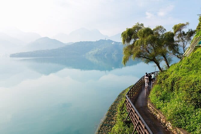 Private 9-Hour Sun Moon Lake Leisure Tour from Taichung (台中)! - Is $270 Per Person Good Value?