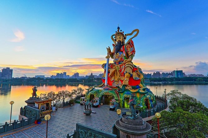 Private Classic Kaohsiung Day Tour - Guides, language, and the personal touch