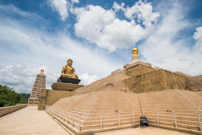 Private Classic Kaohsiung Day Tour - Dragon Tiger Tower and its Taoist symbols