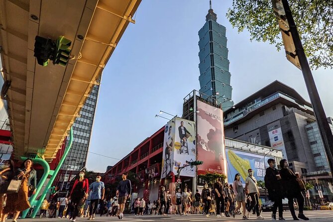 Private Cruise Tour from Keelung: Trip to Taipei - Dihua Street and the old Dadaocheng district