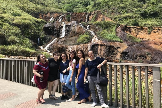 Private Jiufen & Pingxi Day Tour with English-Speaking Guide - The guide can make the difference