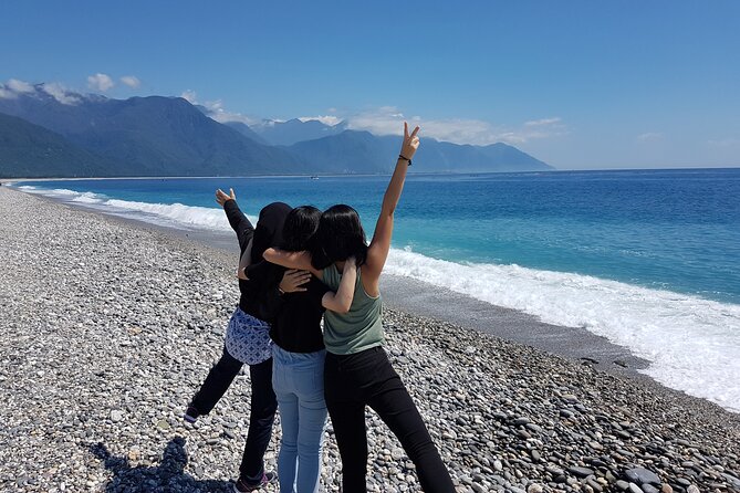 Private Taroko Gorge Day Tour from Hualien with Local Expert - Sakul Waterfall Trail for a change of pace