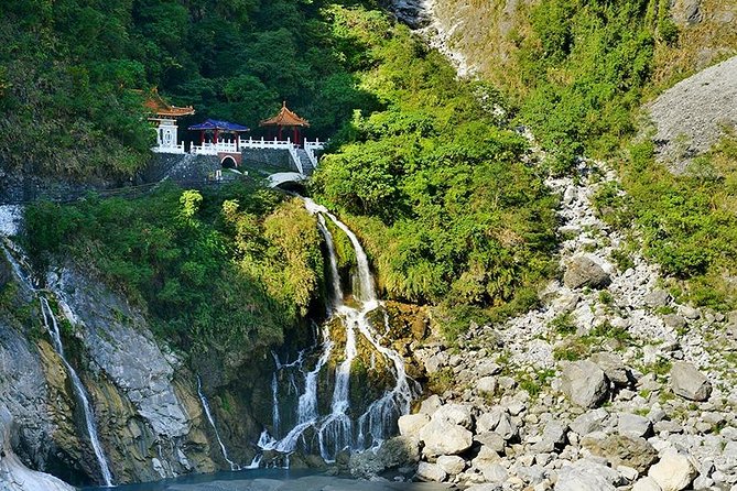 Private Taroko Gorge National Park Day Tour - Eternal Spring Shrine and the highway memorial