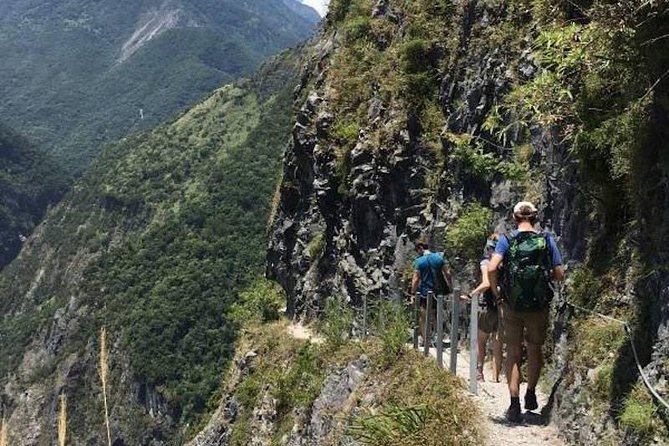 【Private】Taroko National Park (Pickup from Taipei/Yilan/Hualien) - Tunnel of Nine Turns: the most dramatic walk
