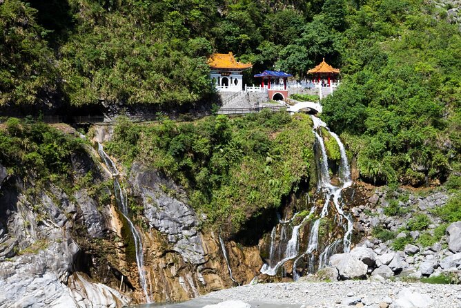【Private】Taroko National Park (Pickup from Taipei/Yilan/Hualien) - Changchun Shrine and a short waterfall walk
