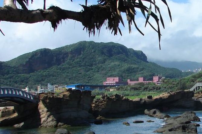 Private Tour: Jiufen Gold Rush Town and Yehliu National Geopark from Taipei - Queen’s Head and the best photo stops