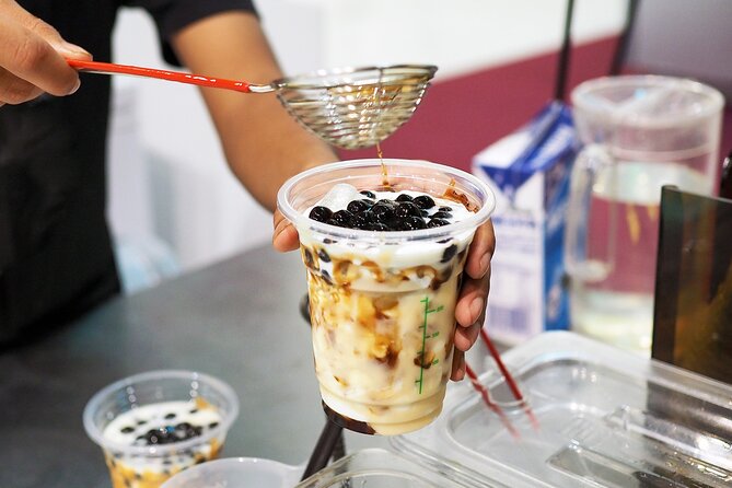 Private Tour: Taipei Timeless Treasures Tour (The Best of Taipei) - Dihua Street: old Taipei, snacks, and shopping